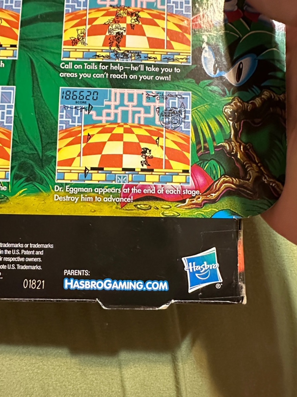 Hasbro Sonic the Hedgehog 3 Handheld Game - White with Blue and Red Controls - Picture 4 of 7